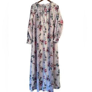 Vintage White Dainty Floral zipper front lace house maxi coat robe